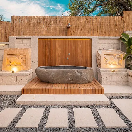 Surga Alacati Hotel *